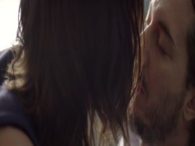 Adele Exarchopoulos Kissing , Horny In perdument (2016) 2
