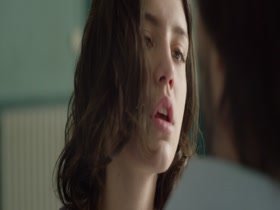 Adele Exarchopoulos Kissing , Horny In perdument (2016) 6