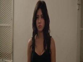 Adele Exarchopoulos Black Lingerie , Strips In perdument (2016) 3