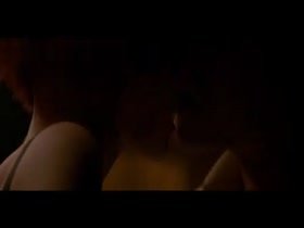 Lara Flynn Boyle hot scene in Mobsters 1