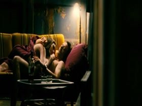 Zoe Saldana bra, hot scene In The Losers 15