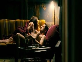 Zoe Saldana bra, hot scene In The Losers 19