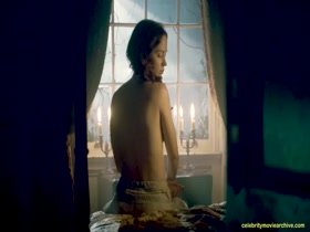 Emily Blunt nude, side boobs scene In The Wolfman