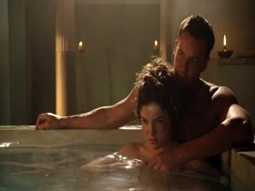 Hanna Mangan Lawrence Bathtub , Sensual in Spartacus: Vengeance (series) (2010) 14