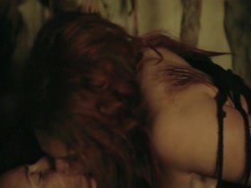Eliza Taylor & Jessica Harmon Lesbian Sex in The 100 (No Music) 7