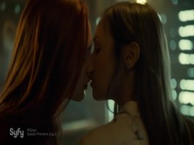 Dominique Provost-Chalkley & Katherine Barrell kissing, Lesbian in Wynonna Earp 11