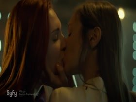Dominique Provost-Chalkley & Katherine Barrell kissing, Lesbian in Wynonna Earp 13