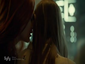 Dominique Provost-Chalkley & Katherine Barrell kissing, Lesbian in Wynonna Earp 9