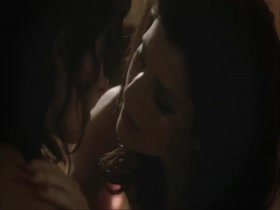 Rosie Fellne & Cordelia Bugeja kissing , lesbian Sex in The Crew 8