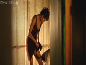 Halle Berry Lingerie , Undress in Swordfish (2001) 1