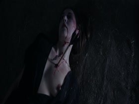 Marta Flich, Almudena Leon, Alina Nastase in Vampyres (2015) 19