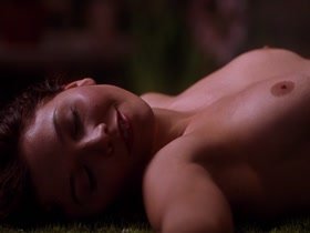 Secretary Movie Nude - Maggie Gyllenhaal - Secretary (2002) 4 Sex Scene - CelebsNudeWorld.com