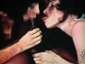 Jimi Hendrix threesome blowjob scene in The Sex Tape  4