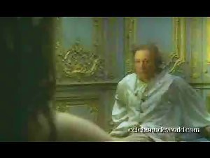 Barbara Schulz nude, boobs scene in Il giovane Casanova (2002) 18