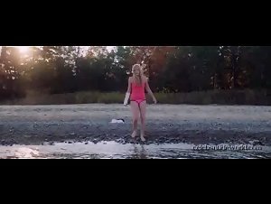 Maika Monroe - It Follows (2014) 20