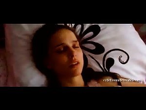 Natalie Portman Butt , Explicit in Black Swan (2010) 8