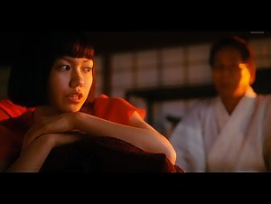 Fumi Nikaidou , Yoko Maki in Mitsu no aware (2016)