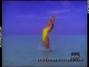 Heidi Klum Beach , Bikini in Sports Illustrated Swimsuit Collection (1998) 10