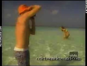 Heidi Klum Wet Shirt , Bikini in Sports Illustrated Swimsuit Collection (1998) 7