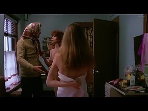 Marcie Barkin , Monica Gayle in Nashville Girl (1976) 9