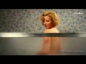 Gretchen Mol Shower , boobs in An American Affair (2008) 5