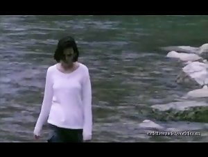 Virginie Ledoyen in L'eau froide (1994) 5