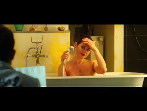 Leni Speidel bathtub , nude scene in Voyage (2013) 3