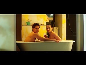 Leni Speidel bathtub , nude scene in Voyage (2013) 9