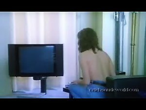 Tonya Kinzinger Flasing , boobs in Dancing Machine (1990) 3