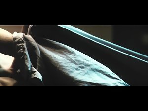 Diane Kruger nude, boobs scene in Inhale (2010) 4
