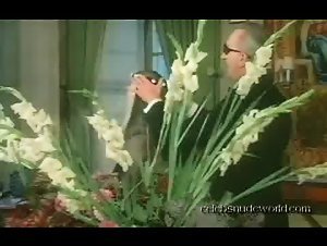 Catherine Deneuve in Belle de jour (1967) 3