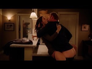 Emmy Rossum wet, sex scene in Shameless (2011) 16