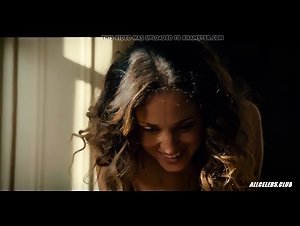 Margarita Levieva in Deuce (series) (2017) S01E01 7