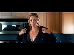 Charlize Theron in the Burning Plain 9
