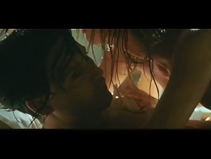 Amber Heard Hot , Outdoor Nudity In The Rum Diary (2011) 20