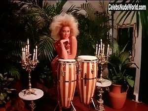 Bea Fiedler in Hot Chili (1985) 8