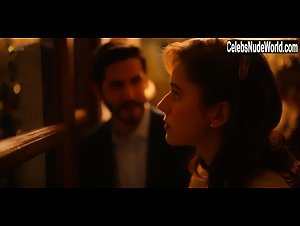 Tessa Ia Hot , Outdoor in Narcos: Mexico (series) (2018) 3