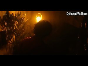 Tessa Ia Kissing , Couple in Narcos: Mexico (series) (2018) 6
