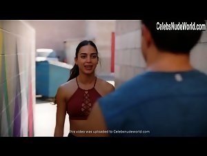 Melissa Barrera in Vida (series) (2018) 7