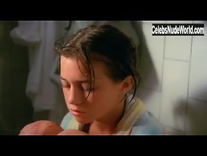 Louisa Shafa in L'effrontee (1985) 13
