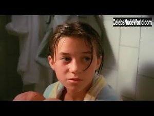 Louisa Shafa in L'effrontee (1985) 18