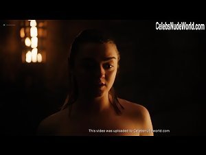 Maisie Williams in Game of Thrones (series) (2011) 12