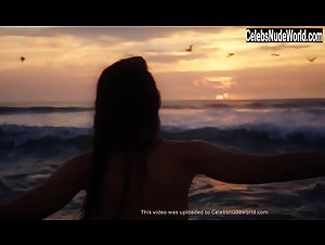 Laia Costa bathtub, nude scene in Maine (2018) 4