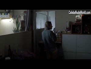 Justyna Wasilewska in Najpiekniejsze fajerwerki ever (short) (2017) 14