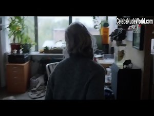 Justyna Wasilewska in Najpiekniejsze fajerwerki ever (short) (2017) 18