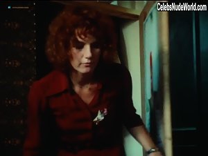 Juliet Berto in Celine et Julie vont en bateau: Phantom Ladies Over Paris (1974) 9