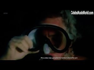 Jan Eisner Mannon in Piranha II: The Spawning (1981) 11