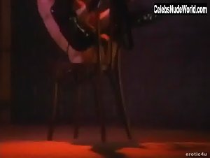 Julianne J. Mantia in Lap Dancing (1995) 9