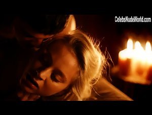Ida Nielsen Kissing , Flashing boobs in Vikings (series) (2013) 14