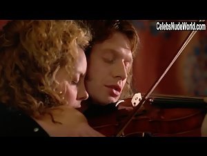 Eva Marie Bryer in Le violon rouge (1998) 9